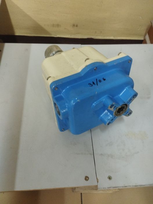 Редуктори с мотор на 12V DC