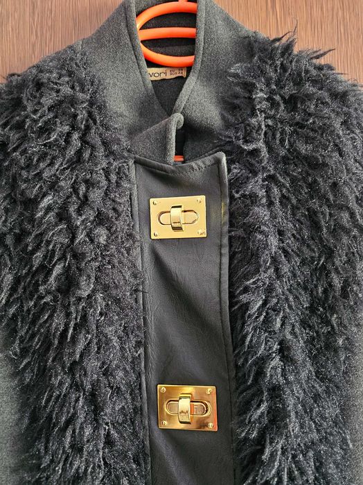 Продавам дамско палто