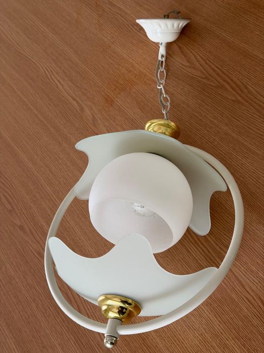 Люстры в хорошем состояние