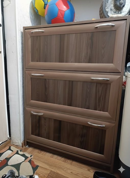 Продается прихожая в отличном состояний