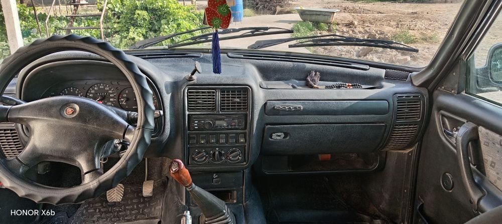 Mashinani holati yaxshi olib haydasa buladi.