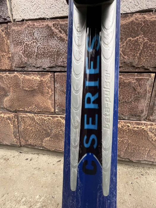 Ски - жълти и сини