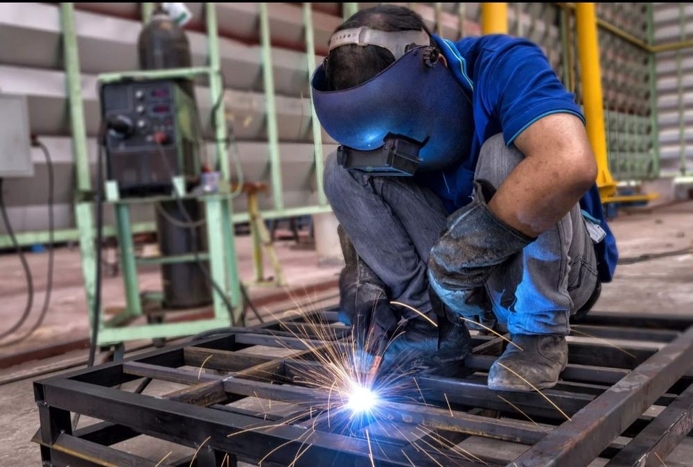 Услуги сварщика .