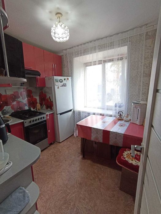 Продам 3х комн.кв.С ремонтом, частично меблирована