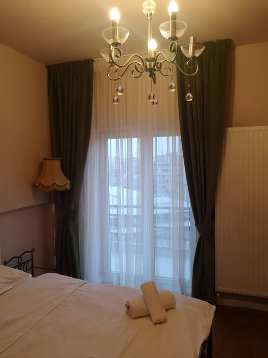 De inchiriat 3 cam Universitate/ luminos/ centrala proprie/ vedere