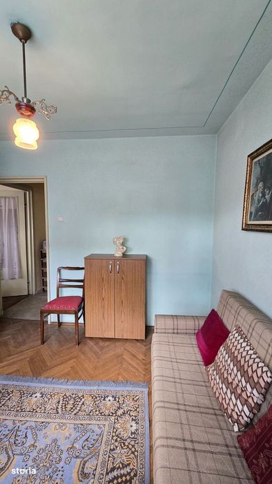 Apartament la parter După Zid