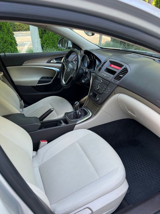 Opel Insignia 1.8 benzina