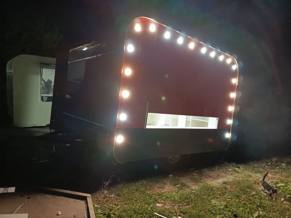 Food trukc koʻchma doʻkonlar xizmati