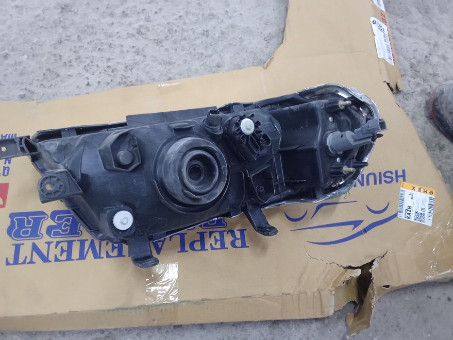 Фара от Montero Sport