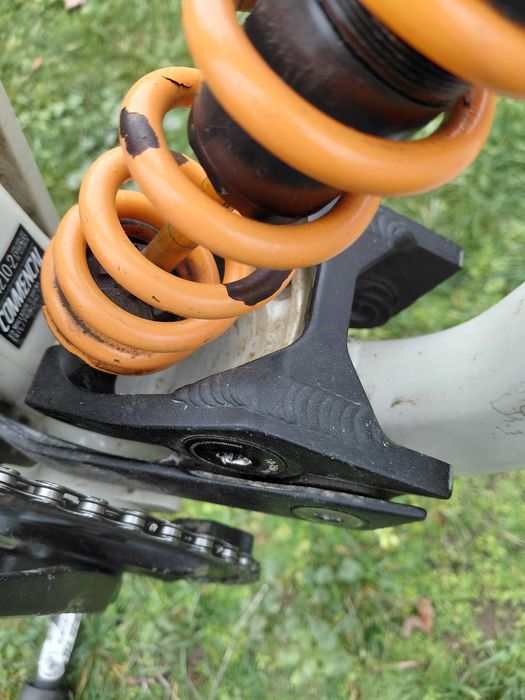 Продавам DH велосипед Commencal Supreme V4 Мулет