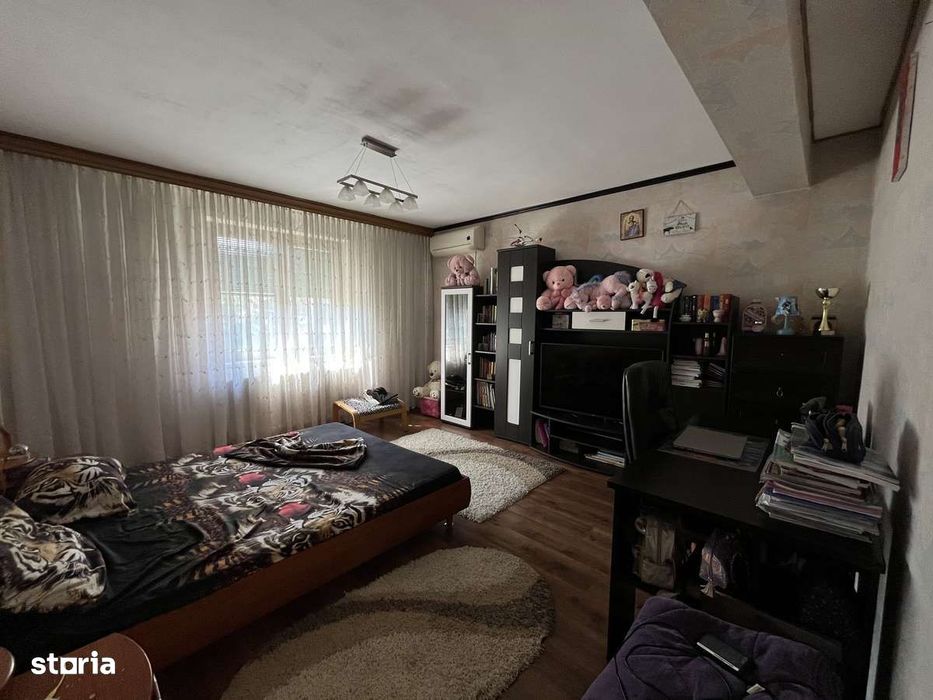 Vila 10 camere + / Valea Oltului / 620 mp utili / 2190 mp curte