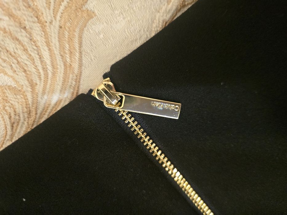 Продам платье Calvin Klein
