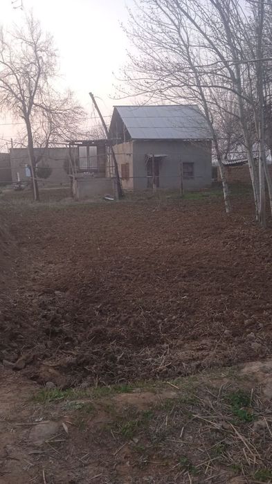 Ховли уй сотилади