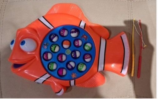 Лот от детски играчки.