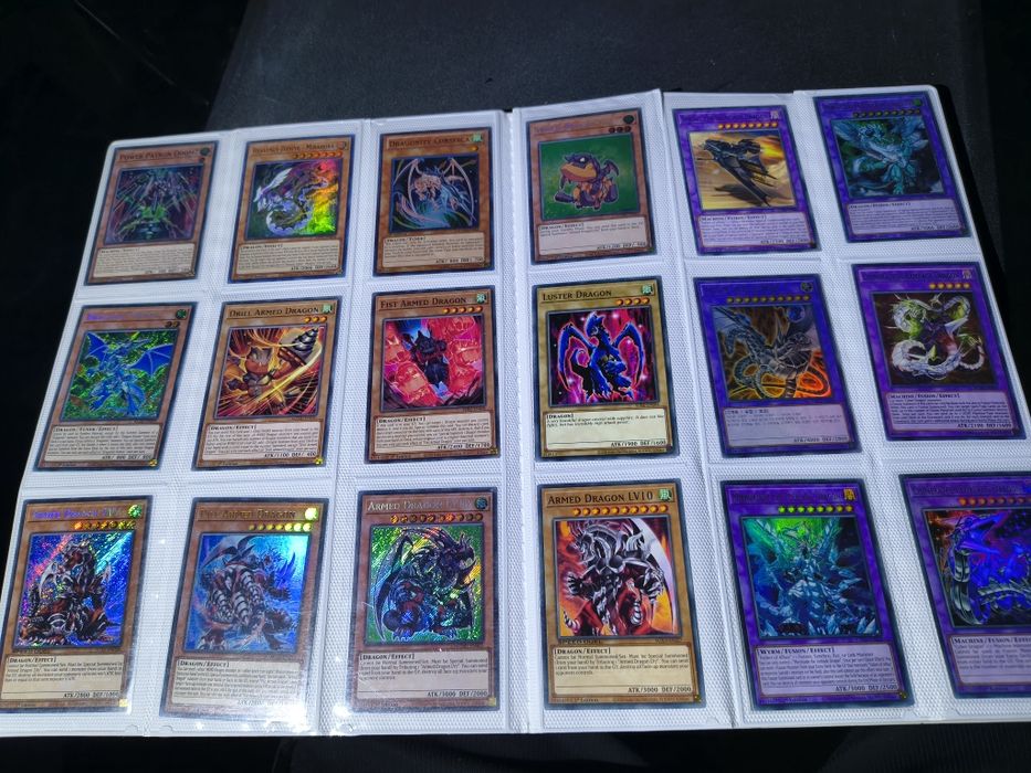 Binder cu carti yugioh