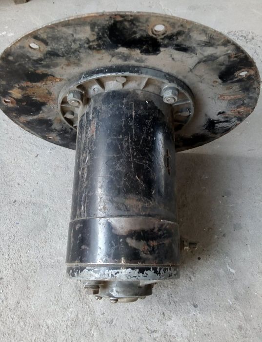 Электрический генератор г 12 v M 322 A . - Б/У .