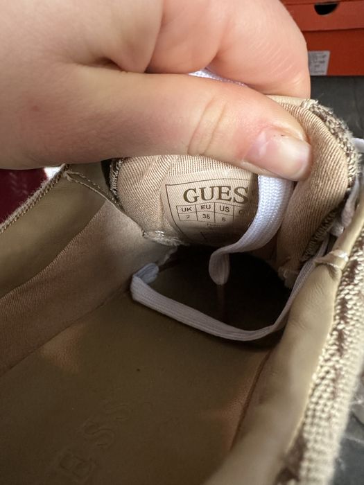 Чисто нови дамски обувки Guess
