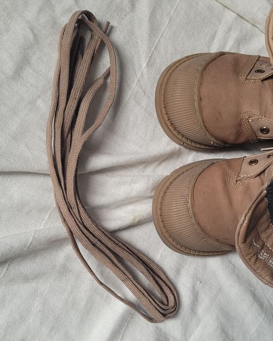 Ghetuțe din piele nubuc, mărimea 34 – Stil unic, ca noi