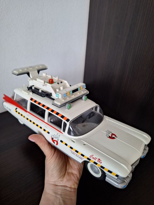 Playmobil vehicule Ghostbusters cu lumini și sunete.