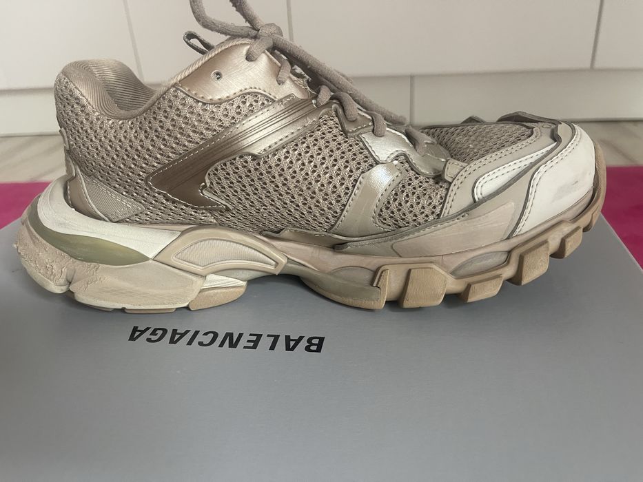Baleciaga track 3