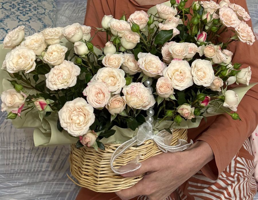 Цветы в корзине 12500