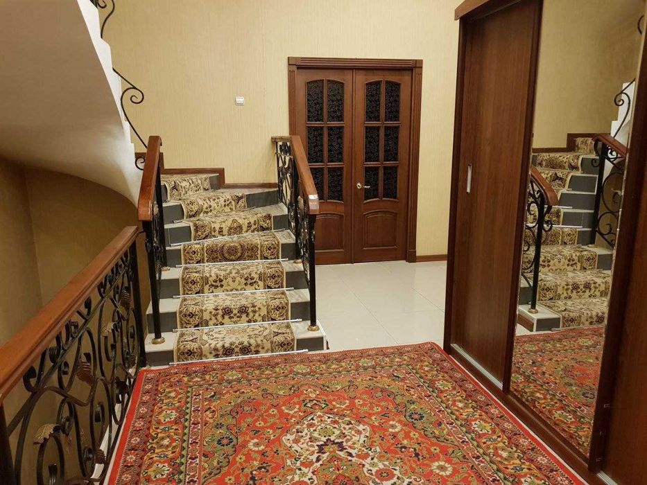 Никитина. Продается дом на 2 сотках. м. БИЙ. Срочно