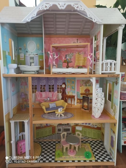 Дървена къща за кукли- Кайли KidKraft