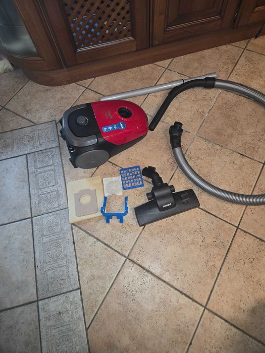 Прахосмукачка Phillips Power Pro