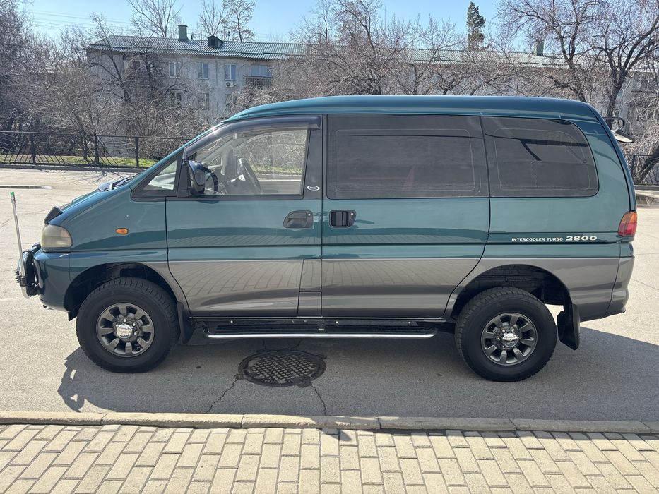 Mitsubishi Delica