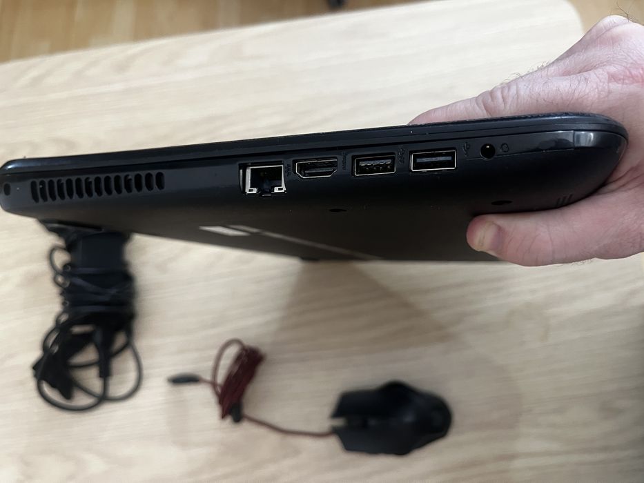 Laptop HP, 250 lei. Negociabil, Cititi anuntul