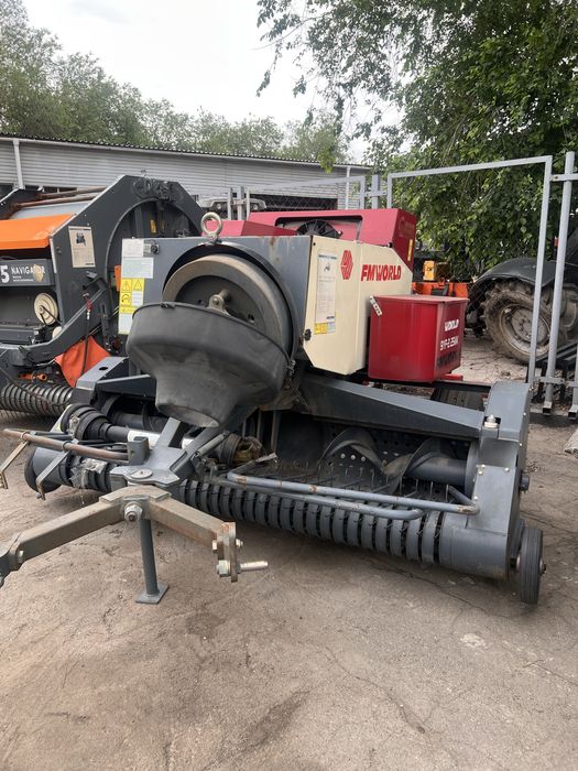 Пресс подборщик FMWORLD