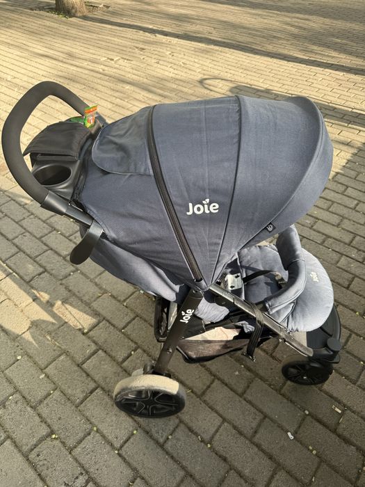 Продам коляску Joie