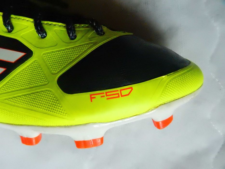 Crampoane fotbal Adidas F-50 Sprint Web, talpa Traxion. Marime 37 1/3.