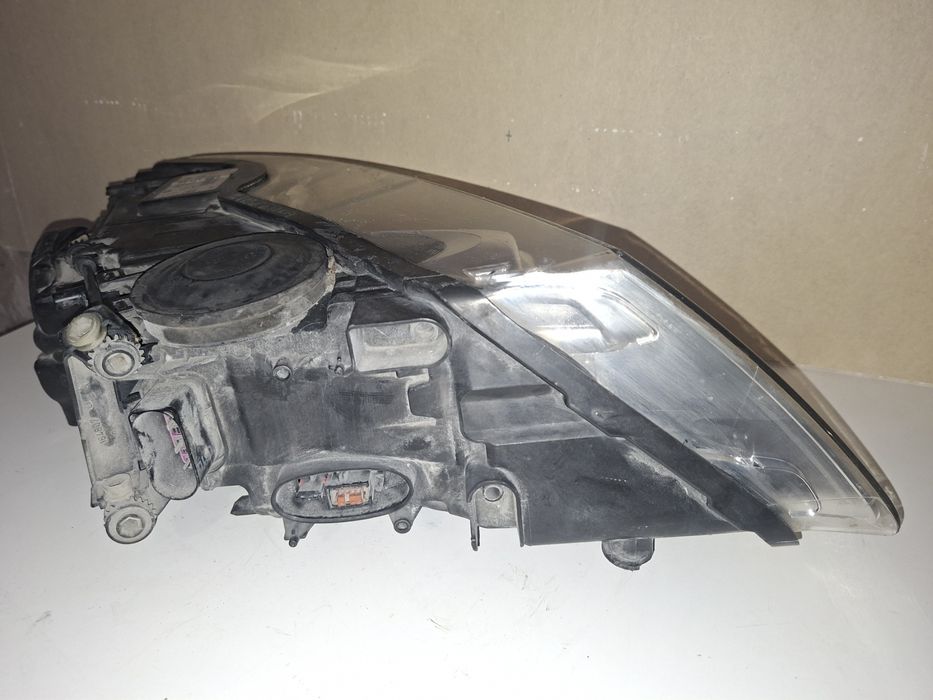 Ляв фар Hella 7L6941039C