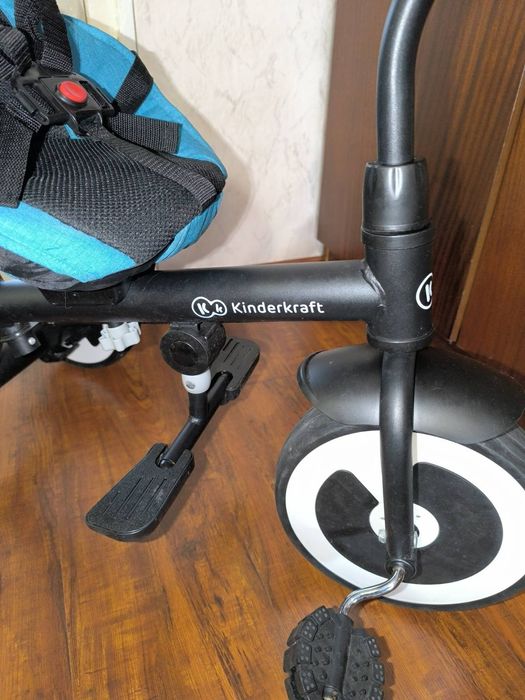 Триколка Kinderkraft Aston