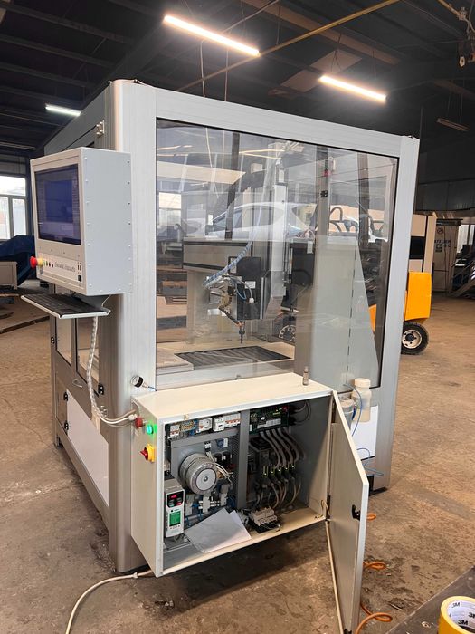 Vand /Inchiriez CNC . 5 AXE 750X750 MM