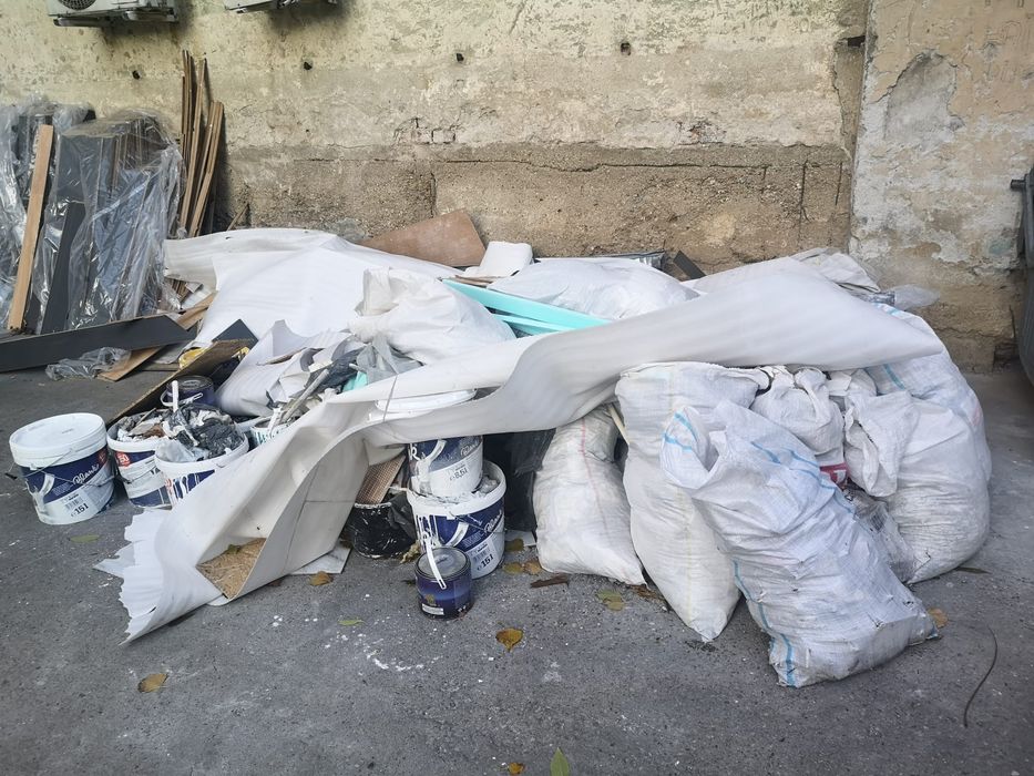 Transport Moloz Bucuresti - Debarasare Deșeuri Constructii
