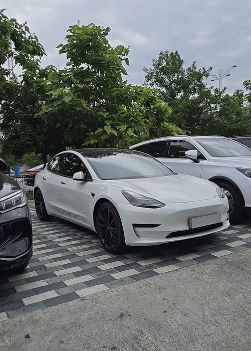 Tesla model-3 sitiladi