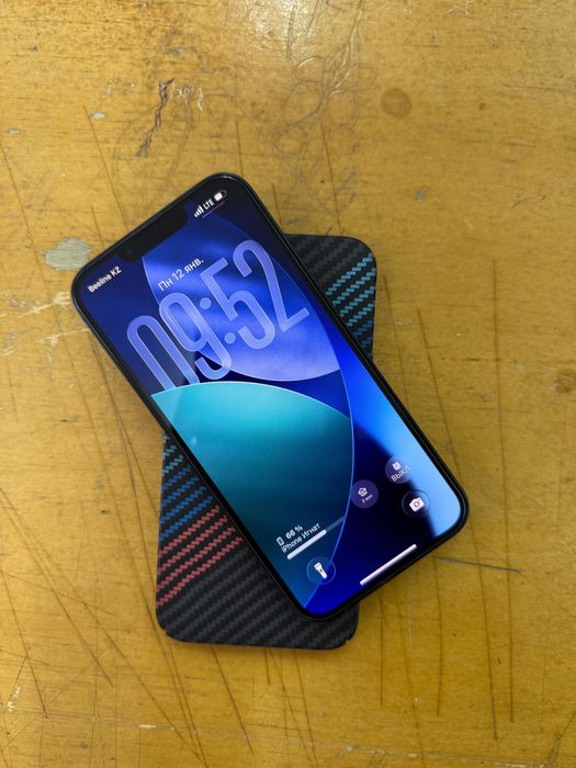 продаю айфон 13