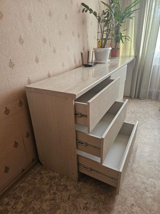 Продается современный комод