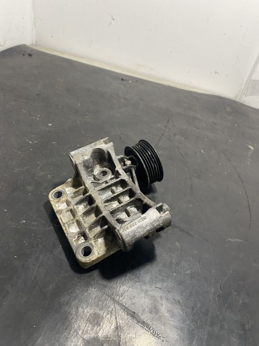 Suport alternator Audi A6 C6 2.7 tdi v6 BPP BSG 059903143K