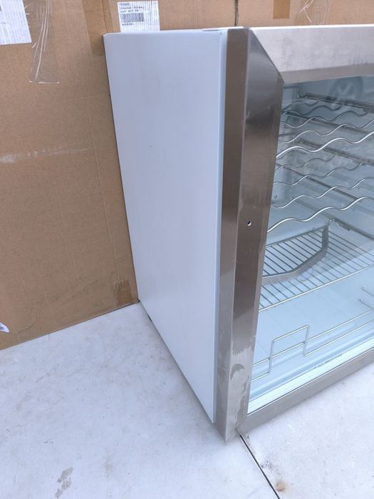 Хладилник за напитки Klarstein Beersafe XL Crystal White 60 литра