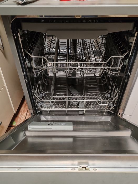 Vând mașină de spălat vase