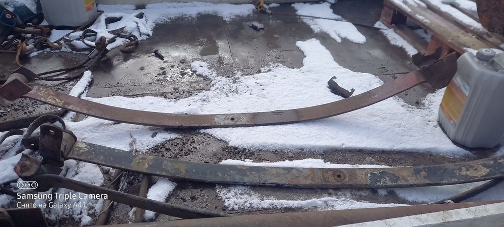 Продам рессоры на мерседес 814