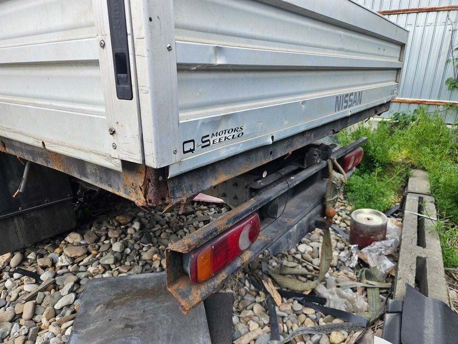 Vand camioneta nissan cabstar