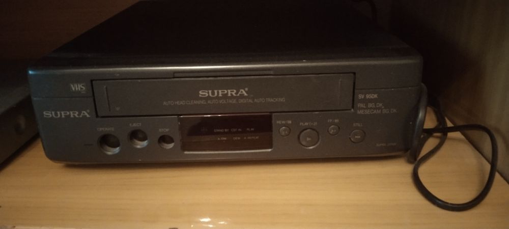 Видеомагнитофон в количестве 2-х штук. Panasonic, Supra.
