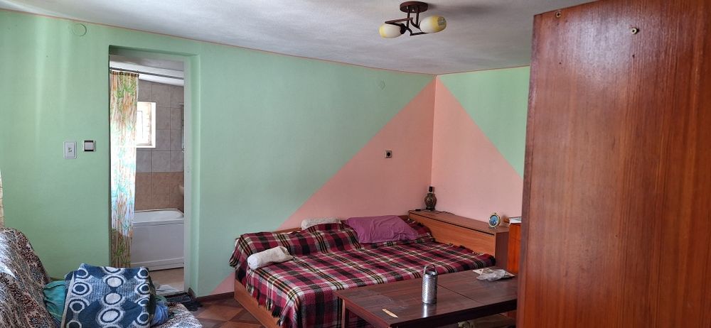 Къща с голям двор