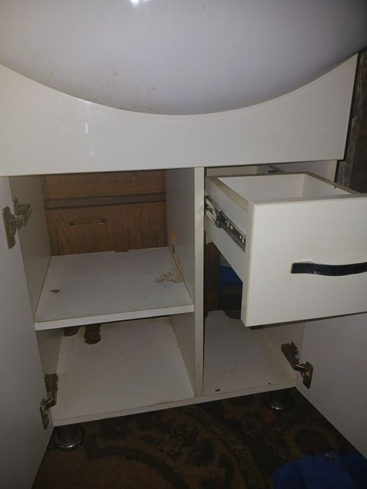 Раковина с тумбой