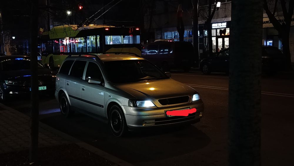 Vând Opel Astra G mașină întreagă,motor defect