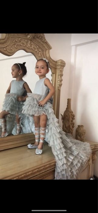 Продам платье дизайнерское